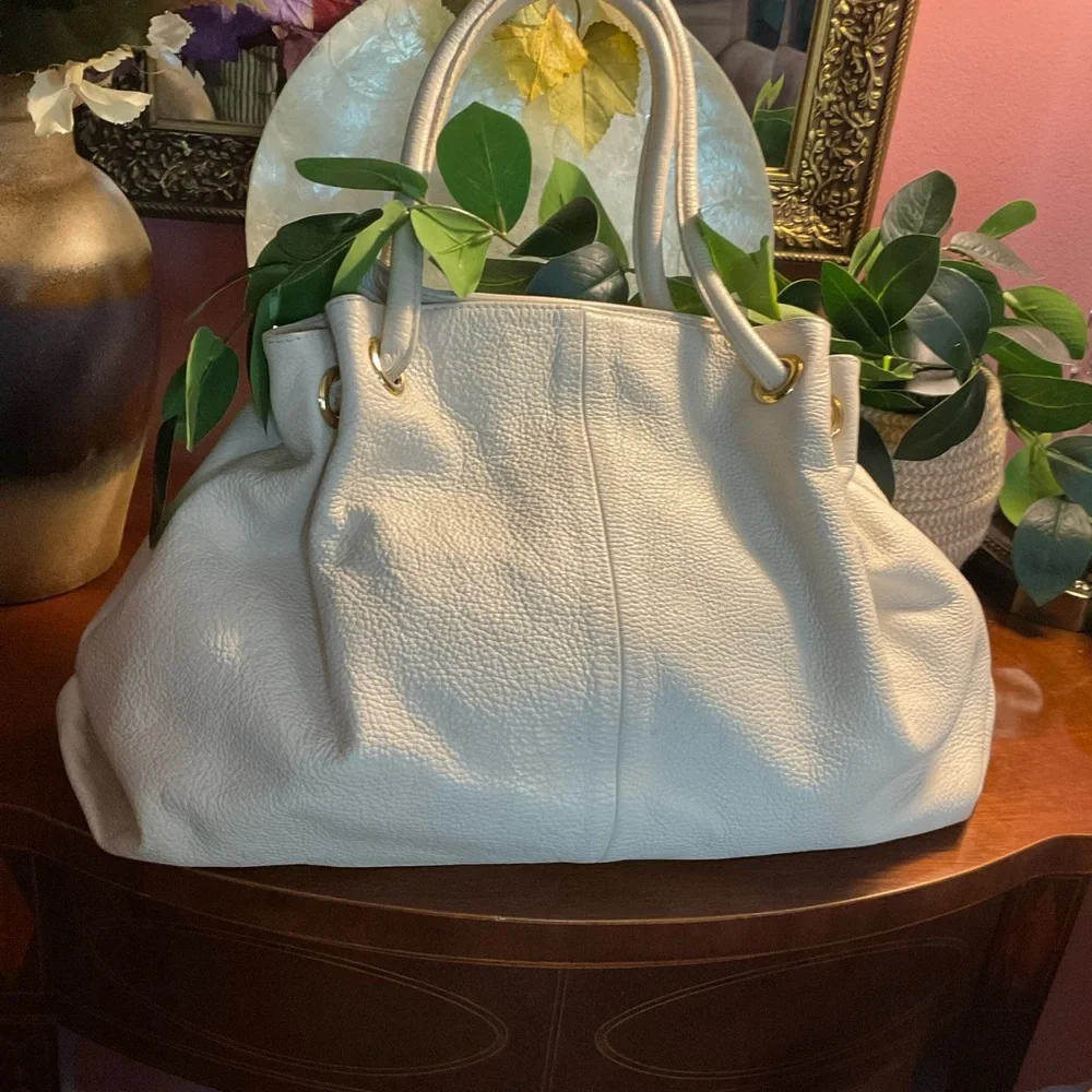 GUC Furla Cream Shoulder Bag - Picture 5 of 15